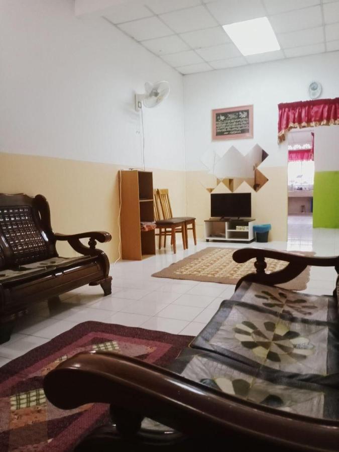Homestay Ummi Razzin Kuala Kangsar Zewnętrze zdjęcie